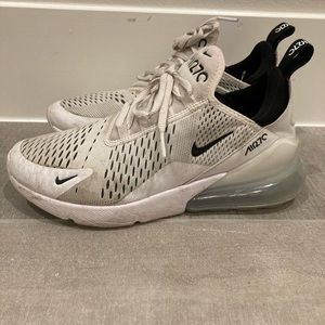 selling nike air max 270!